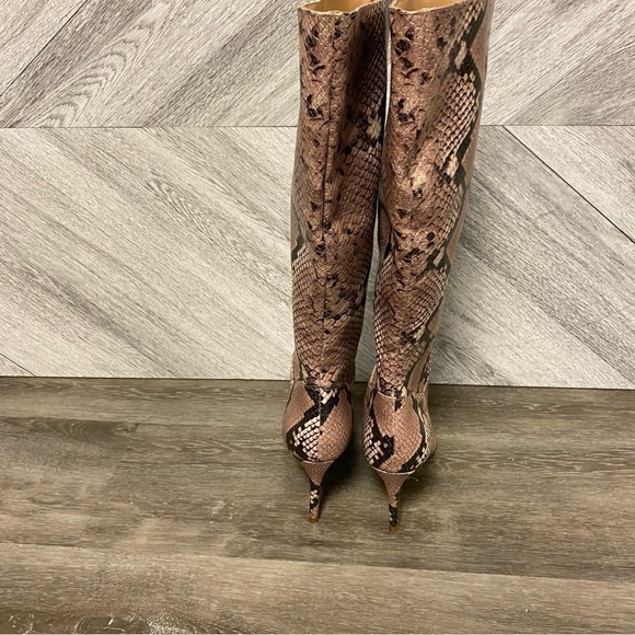 Steve Madden | Kinga knee high heel boot in pink snake Size 6 - Picture 8 of 12